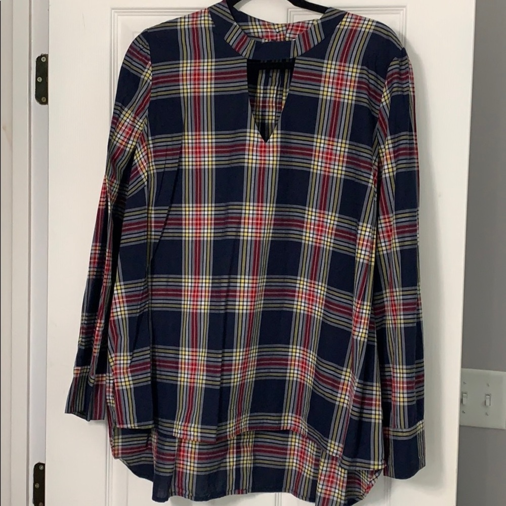 Crown & Ivy top size XL.